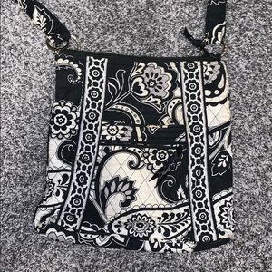 VERA BRADLEY cross body purse